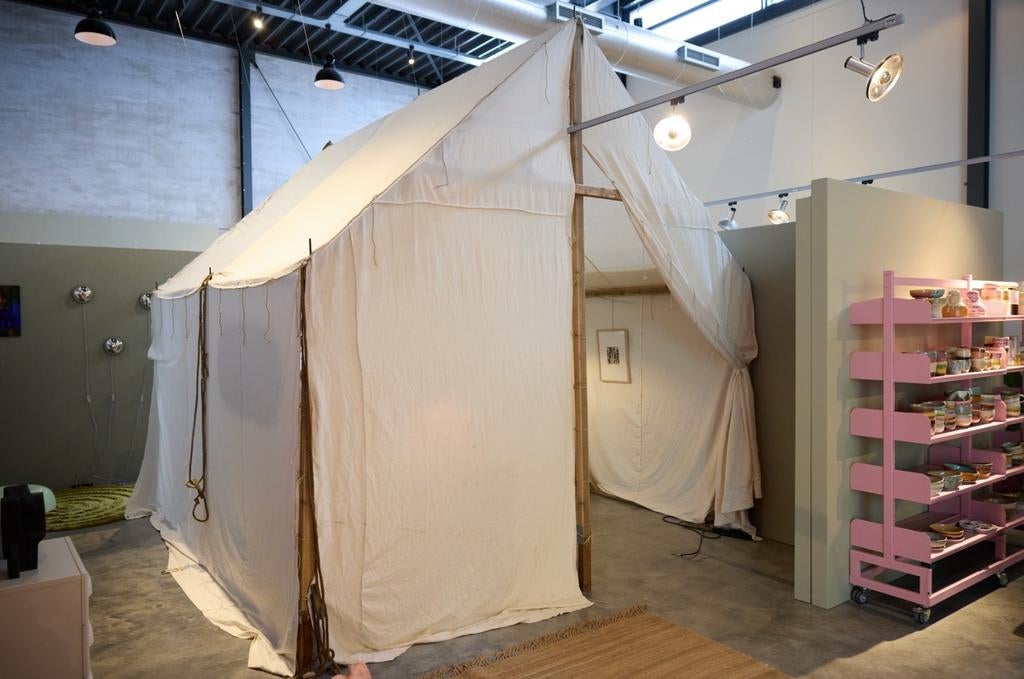 Unieke witte legertent / ziekenboegtent incl. houten frame, Caravans en Kamperen, Tenten, Ophalen of Verzenden, Gebruikt