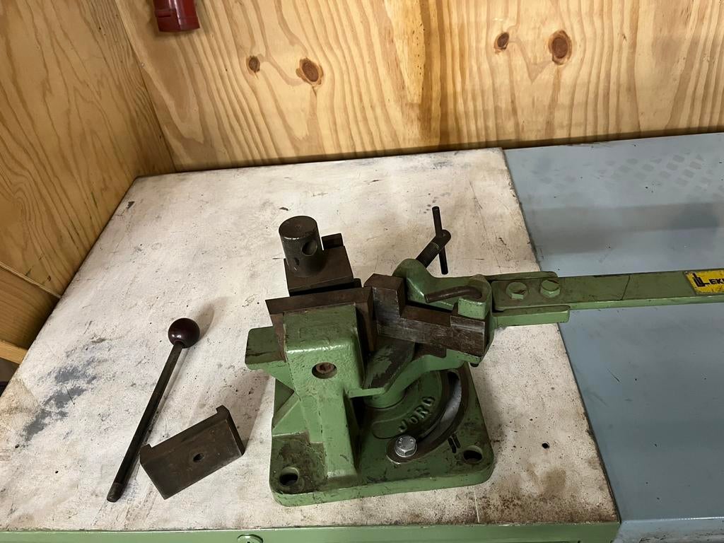 Stippenbuiger Jorg, Ophalen