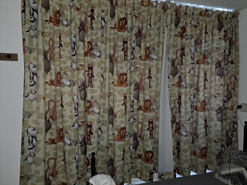 Verduisterende gordijnen, Ophalen of Verzenden, Dieren, 200 cm of meer