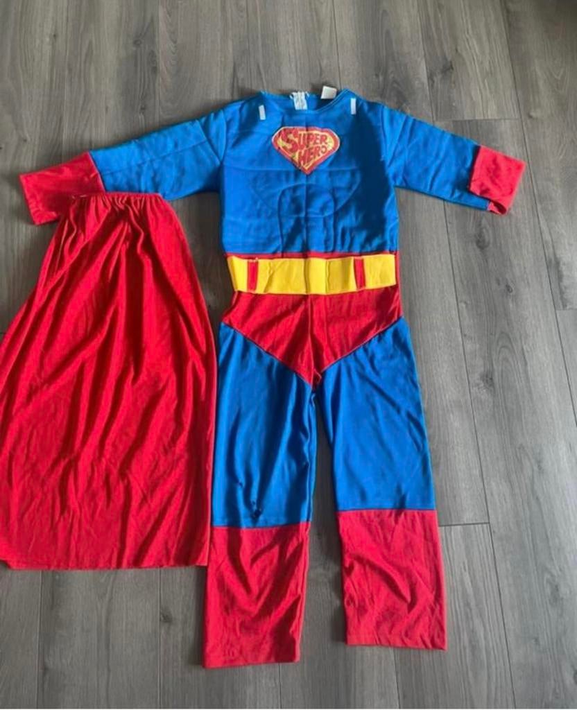 Superman pak jongens 140, Kinderen en Baby's, Carnavalskleding en Verkleedspullen, Ophalen of Verzenden, Gebruikt, 134 t/m 140