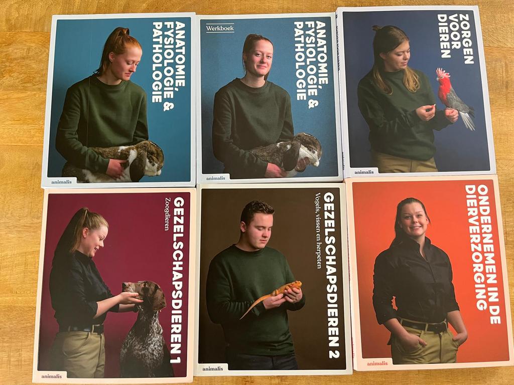 ANIMALIS  ZELFSTANDIG MEDEWERKER DIERVERZORGING, Ophalen of Verzenden, Alpha, Zo goed als nieuw, MBO