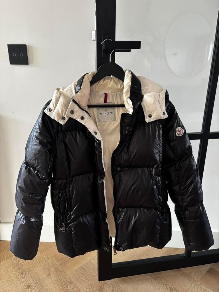 Moncler jas xs, Ophalen of Verzenden, Zo goed als nieuw, Jongen, Jas