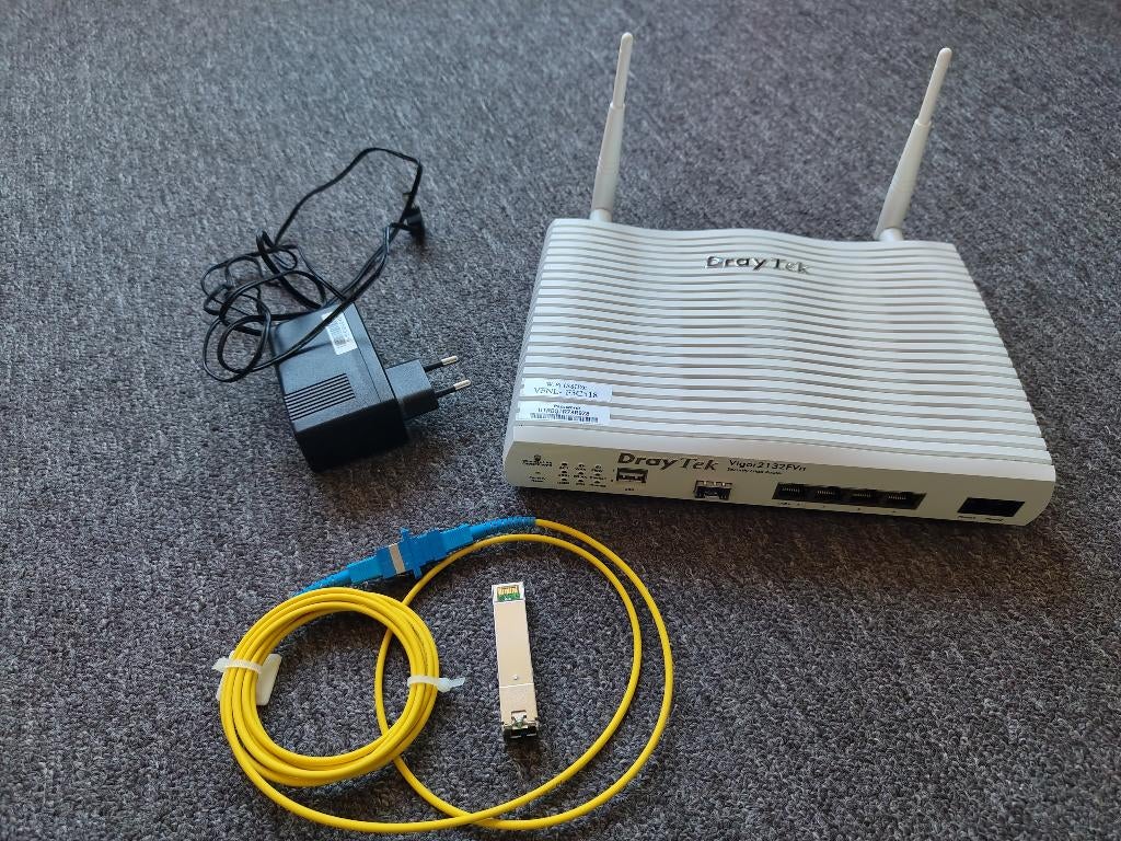 DrayTek Vigor 2132FVn (glasvezel) modem, Ophalen of Verzenden, Gebruikt, Router met modem, DrayTek Vigor