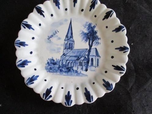 klein Delfts-blauw bordje met kerk van Handel diameter 15 cm, Antiek en Kunst, Ophalen of Verzenden