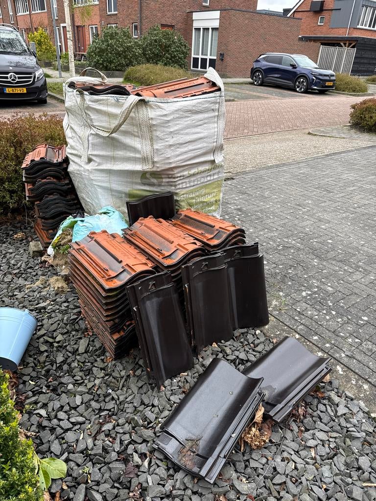 Ruim 200 gebruikte dakpannen, Ophalen, Gebruikt, Steen of Klei, 15 m² of meer