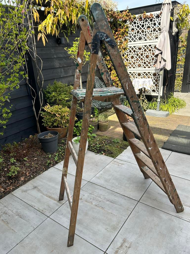 Houten trap met 5 treden, Doe-het-zelf en Verbouw, Ladders en Trappen, Ophalen, Gebruikt, Trap, Opvouwbaar of Inschuifbaar