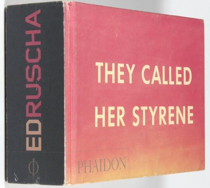 They called her Styrene, Ophalen of Verzenden, Zo goed als nieuw, Ed Ruscha, Grafische vormgeving