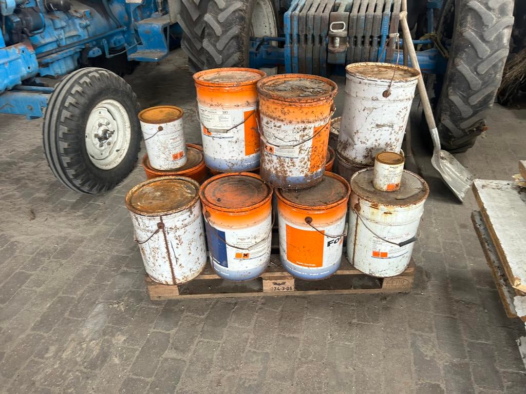 Partij verf parel wit en grijs, Doe-het-zelf en Verbouw, Ophalen, Zo goed als nieuw, Wit