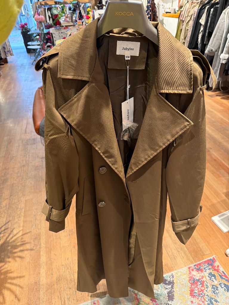 Regenjas S / M was € 109,95 mag voor € 70,00 weg, Kleding | Dames, Bruin, Nieuw, Ophalen of Verzenden, Jubylee