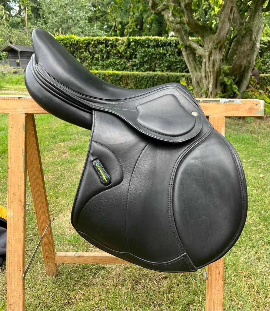 Amerigo springzadel & albion dressuurzadel, Dieren en Toebehoren, Ophalen, Zo goed als nieuw, Springen