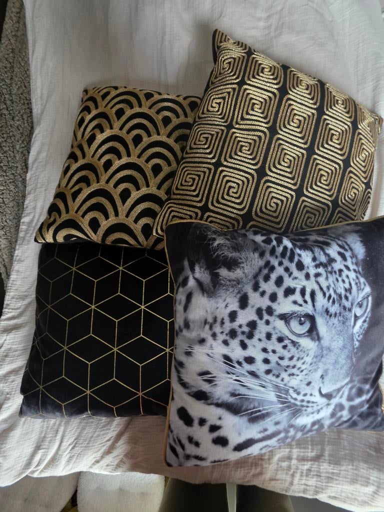 Set kussens zwart goud panterprint chique, Huis en Inrichting, Woonaccessoires | Kussens, Ophalen of Verzenden, Zo goed als nieuw