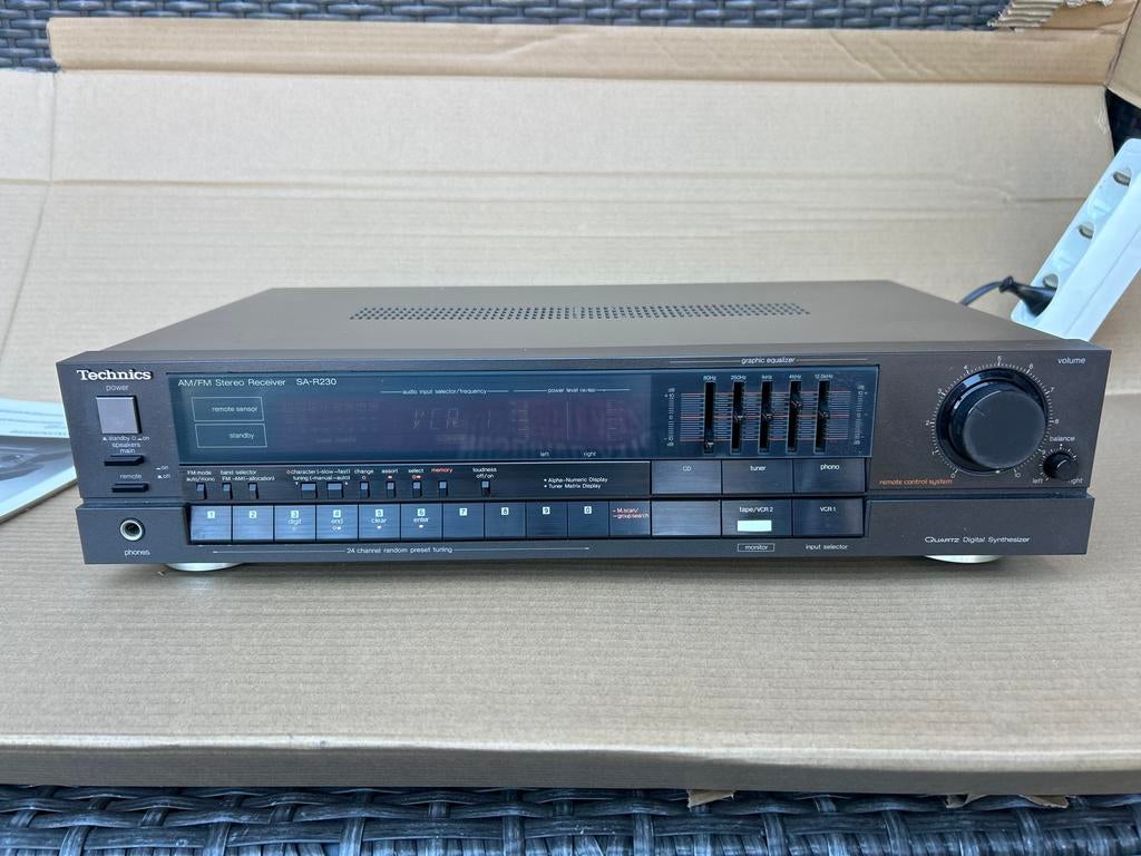 Technics SA-R230 AM/FM Stereo Receiver met Graphic Equalizer, Ophalen of Verzenden, Gebruikt, Overige merken