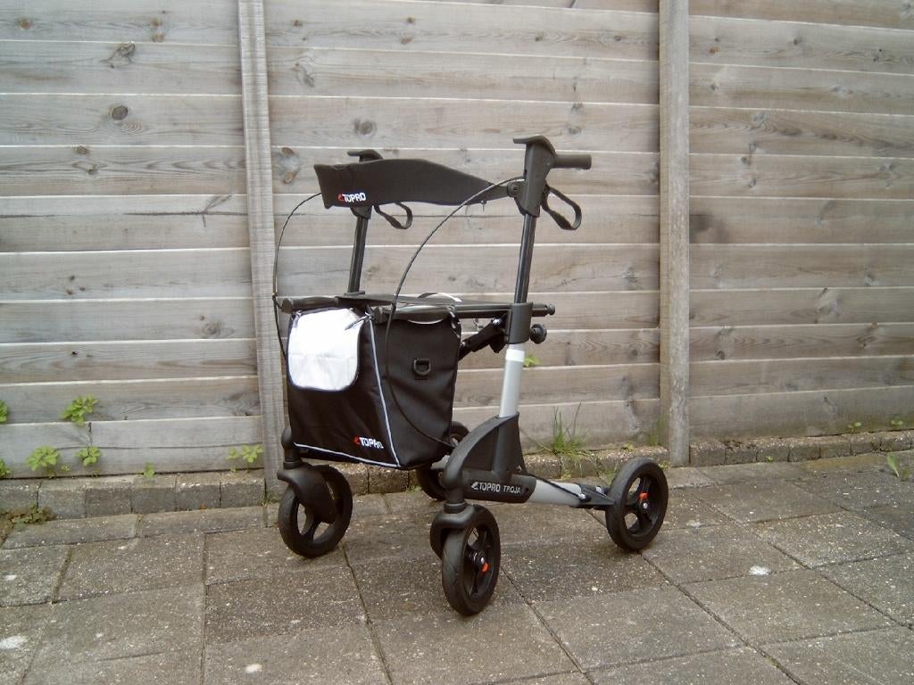 Rollator Topro Troja 2G - zeer licht - maat M - rugsteun, Ophalen, Opvouwbaar, Zo goed als nieuw