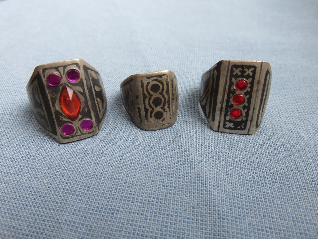 Ringen met niello en glas inleg - 20e eeuw, Gebruikt, Ophalen of Verzenden, Dame, Zilver