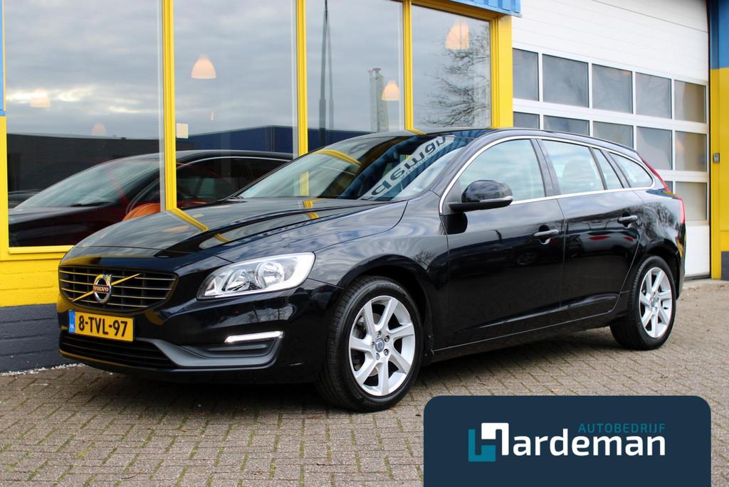 Volvo V60 1.6 T3 Momentum Navi Trekhaak, Stof, Gebruikt, 4 cilinders, 150 pk