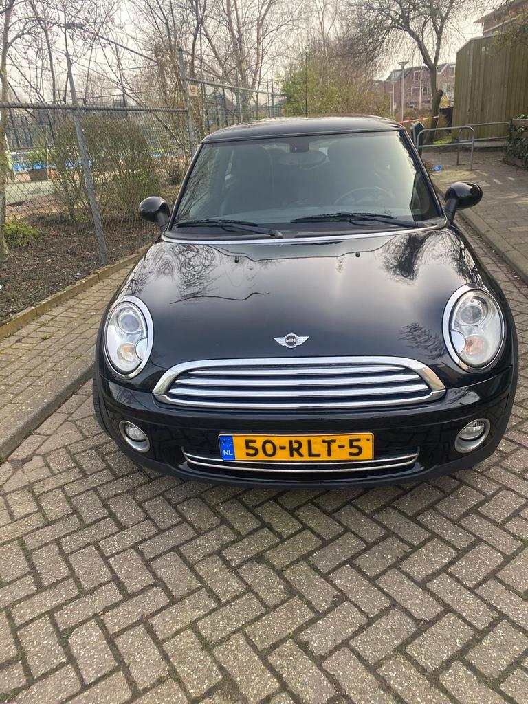 Mini 1.6 ONE 2011 Zwart, Auto's, Voorwielaandrijving, 40 €/maand, 4 cilinders, 4 stoelen