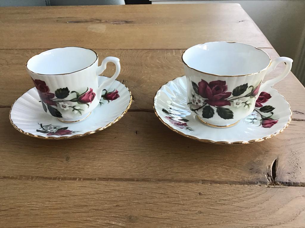 Thee en koffiekopjes Engels porselein Hostess Tableware, Antiek en Kunst, Antiek | Porselein, Ophalen