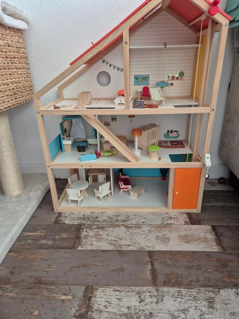 Houten poppenhuis met toebehor, Kinderen en Baby's, Speelgoed | Poppenhuizen, Ophalen, Zo goed als nieuw, Poppenhuis