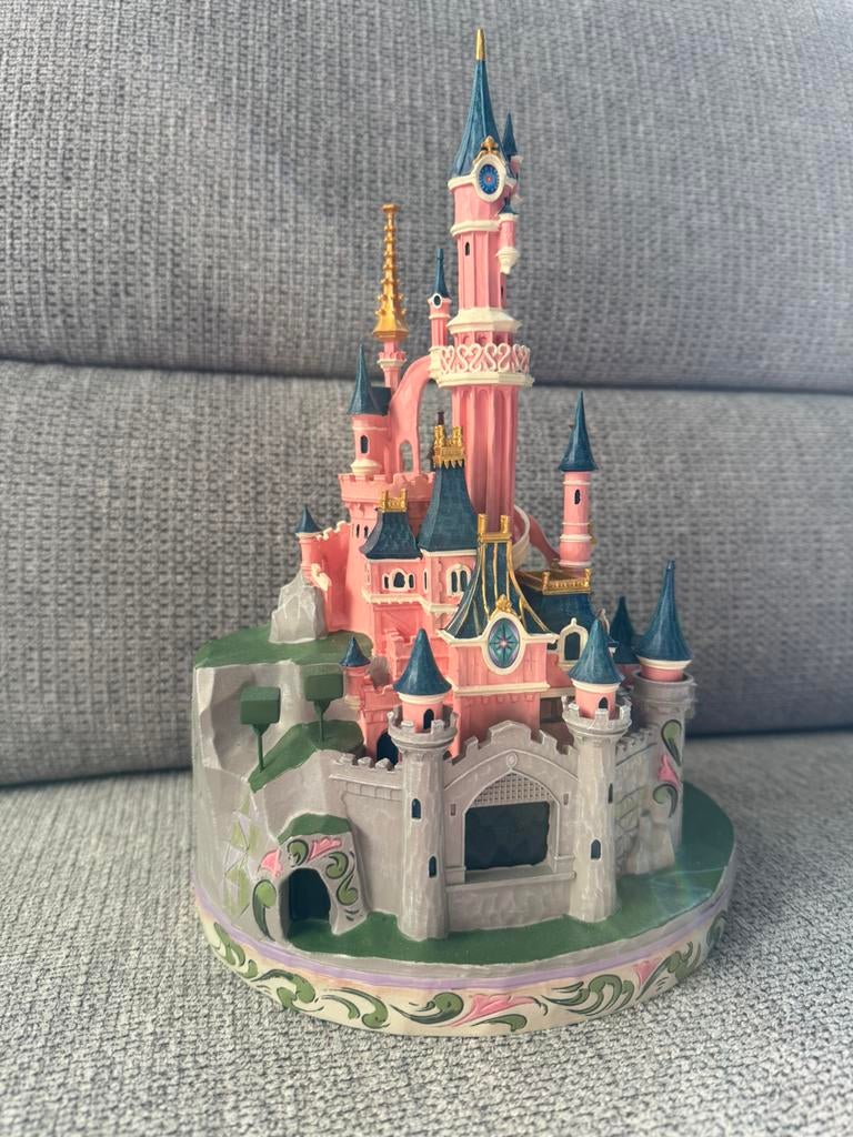 Disney traditions Sleeping Beauty Castle Disney Paris, Verzamelen, Disney, Ophalen of Verzenden, Assepoester of Belle, Zo goed als nieuw