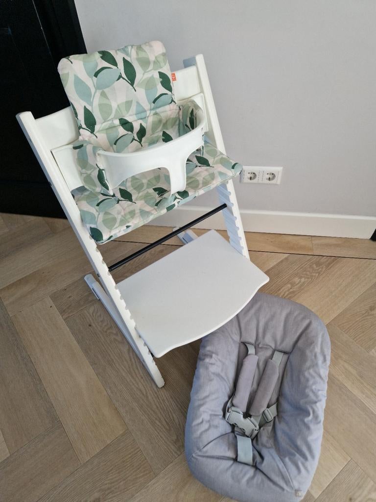 Witte stokke tripp trapp / trip trap + babyset en newborn, Kinderen en Baby's, Ophalen of Verzenden, Gebruikt, Meegroeistoel, Gordel(s)