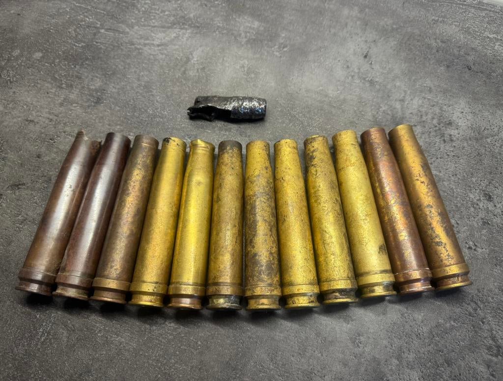 WW2 20mm flak 12 stuks, Verzamelen, Ophalen of Verzenden, Duitsland, Hulzen of Bodemvondsten