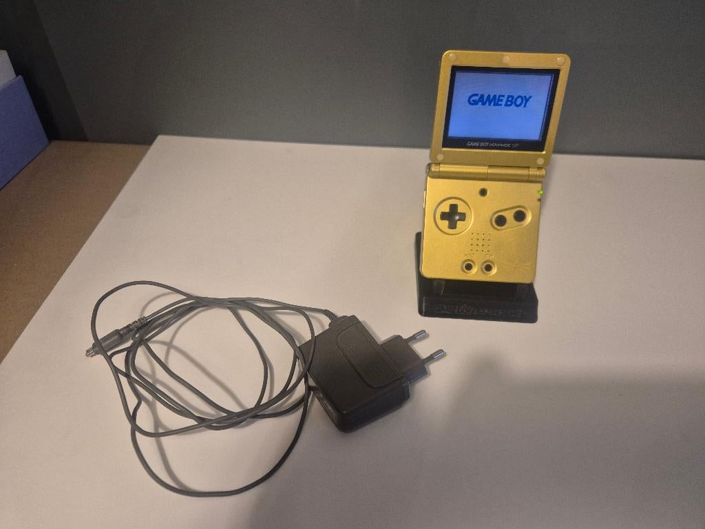 Game Boy Advance SP Zelda Edition + oplader, Spelcomputers en Games, Spelcomputers | Nintendo Game Boy, Ophalen of Verzenden, Gebruikt