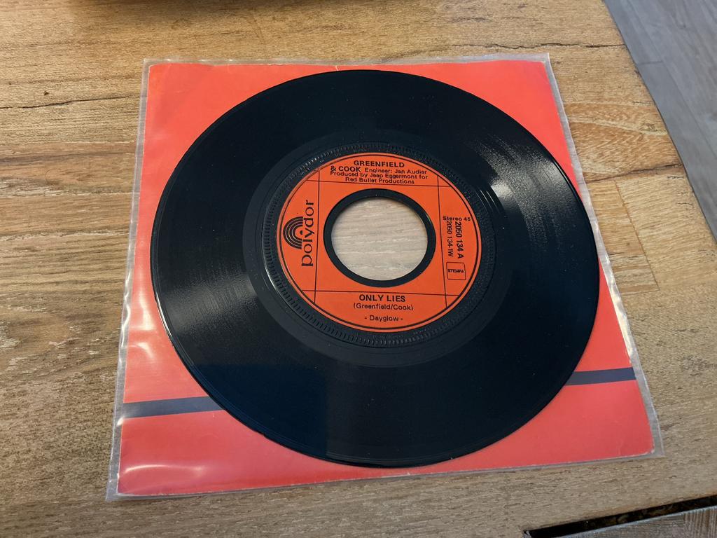 Greenfield & Cook - Only Lies, Gebruikt, 7 inch, Single, Ophalen of Verzenden