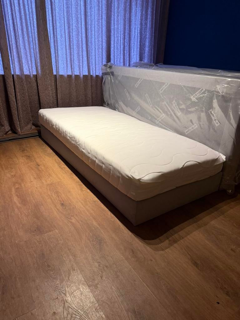 Boxsprings en matrassen, Ophalen, Nieuw, Eenpersoons