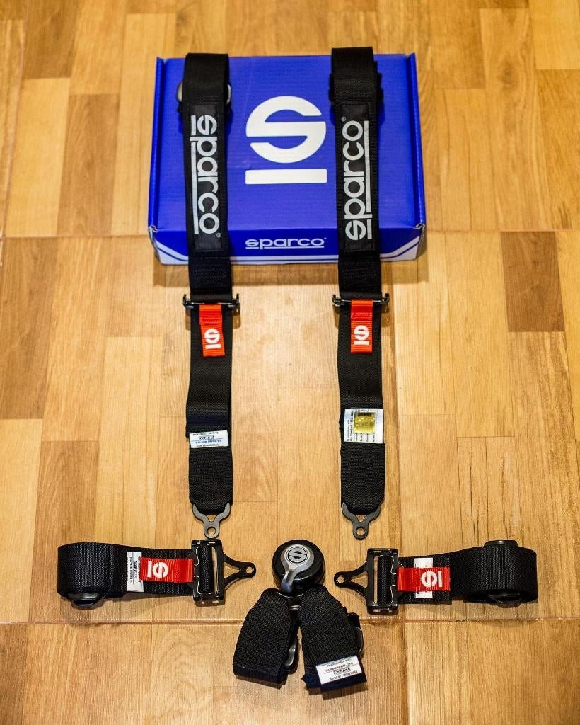 Sparco 6-punts gordel FIA HANS Blauw zwart rood, Auto diversen, Tuning en Styling, Ophalen of Verzenden
