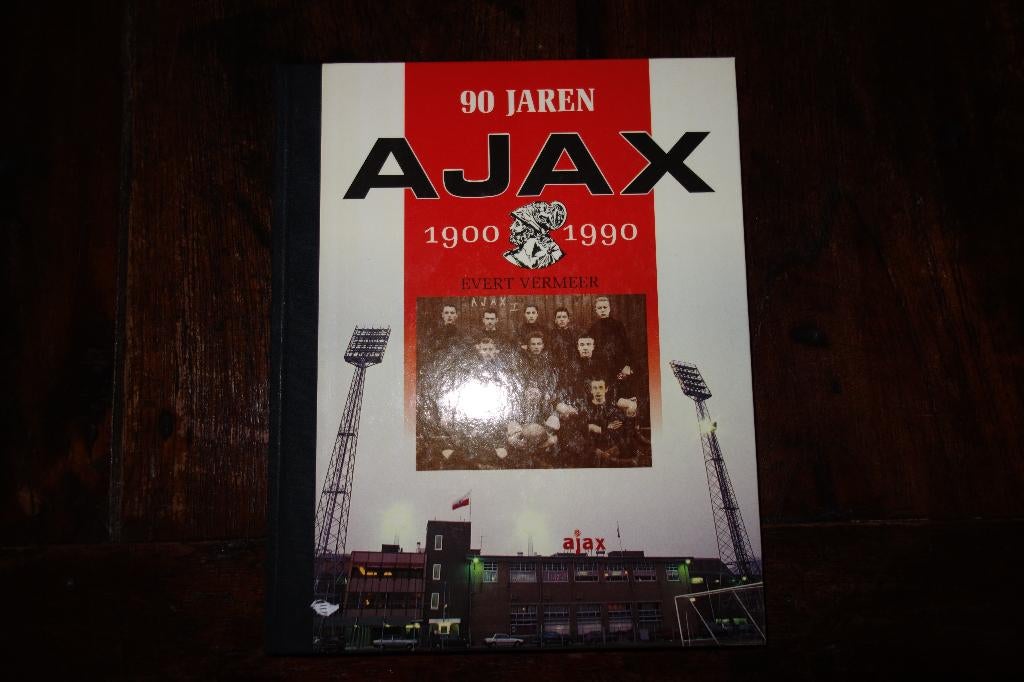 Boek 90 jaren Ajax, Ophalen of Verzenden, Zo goed als nieuw, Balsport
