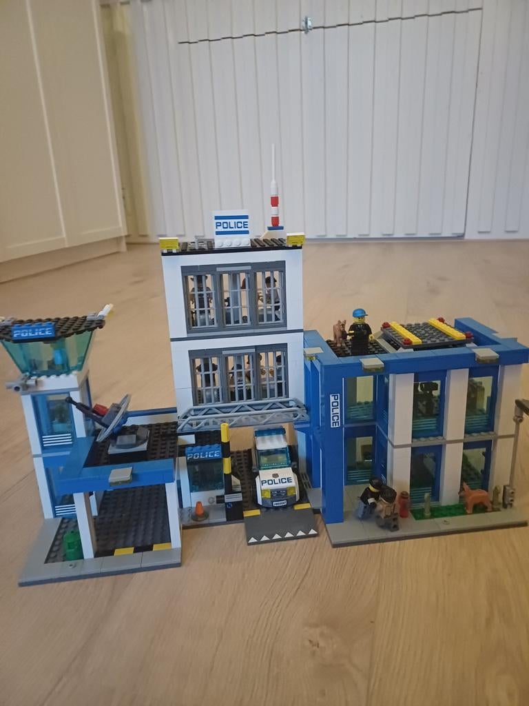 Lego City Politiebureau 60047 - Bijna Compleet, Ophalen of Verzenden