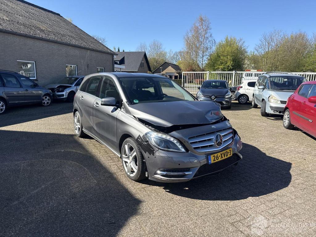 Mercedes-Benz B-Klasse 180 Ambition REST BPM €500,-!, Auto diversen, Schadeauto's, Automaat, Zilver of Grijs, Benzine, MPV