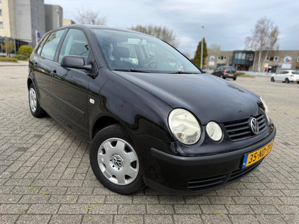 Volkswagen Polo 1.4-16V/APK DEC 2026/CRUISE/AIRCO/TREKHAAK/, Auto's, Volkswagen, Voorwielaandrijving, Stof, 4 cilinders, Zwart