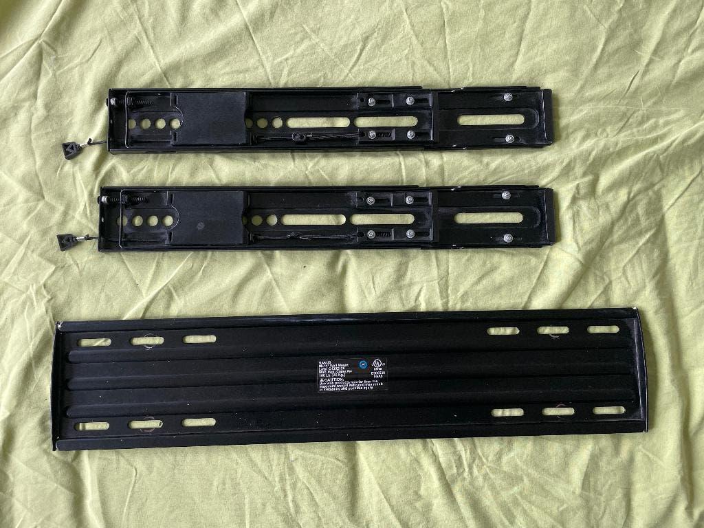 Muurbeugel voor tv of monitor tot 45 kg, Ophalen of Verzenden, Gebruikt