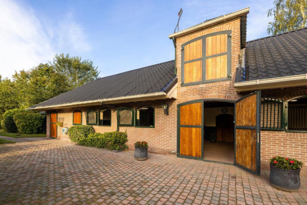 Vakantie- en/of trainingsplekken beschikbaar! (Overrijsel), Dieren en Toebehoren, Stalling en Weidegang, Weidegang, 2 of 3 paarden of pony's