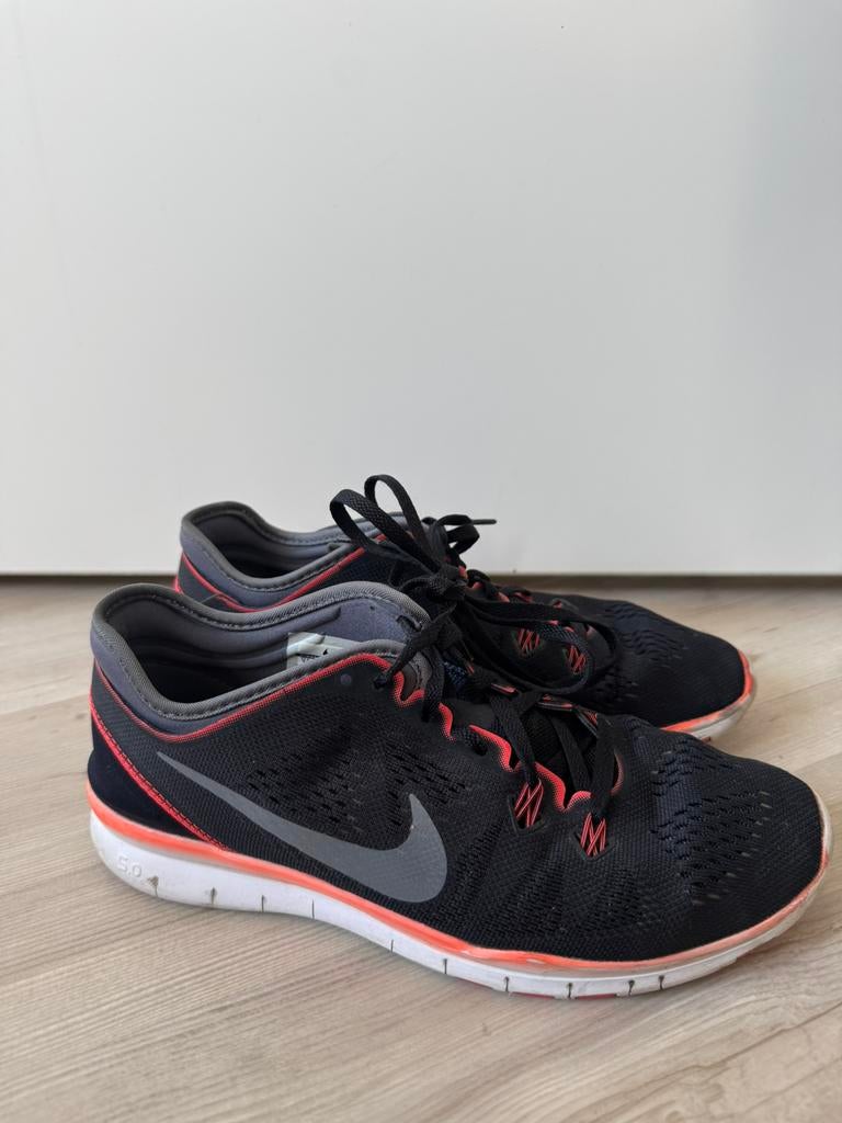 Nike sportschoenen hardloopschoenen zwart rood wit maat 38.5, Ophalen of Verzenden, Gebruikt, Hardloopschoenen, Nike
