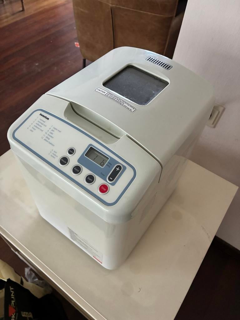 Inventum broodbakmachine BM10, Witgoed en Apparatuur, Broodbakmachines, Gebruikt, 800 tot 1200 gram deeg, Kijkvenster, Ophalen