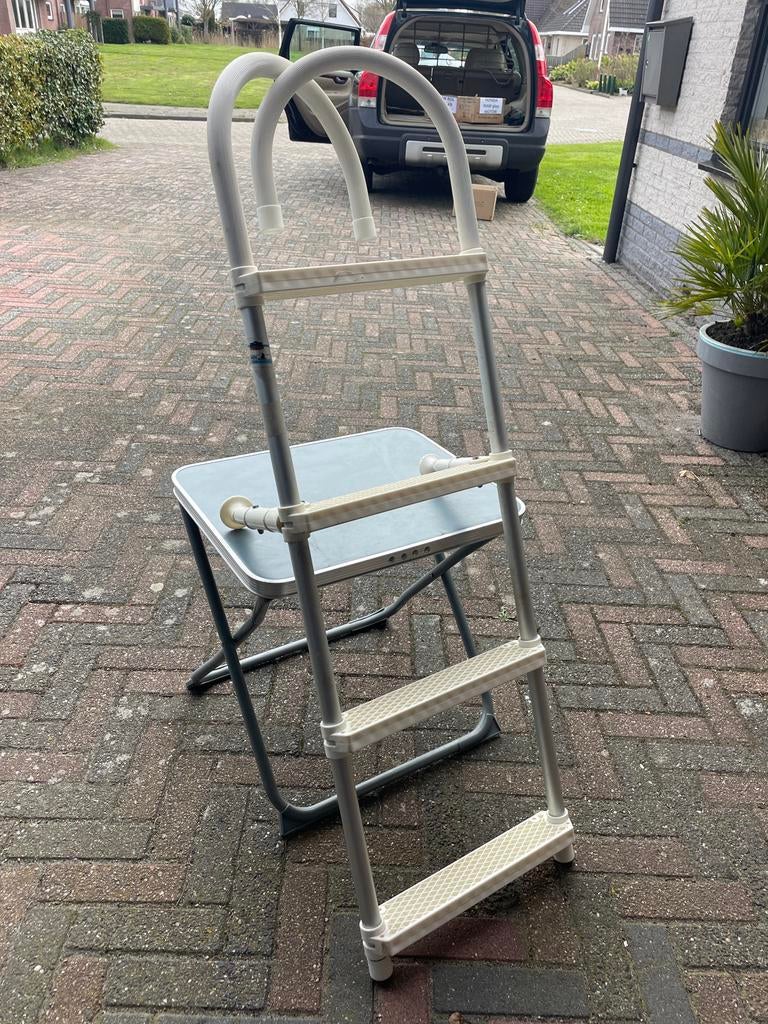 Boot of zwembadtrap, Watersport en Boten, Ophalen, Zo goed als nieuw