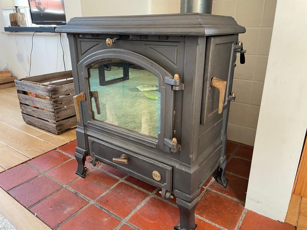 Efel houtkachel, Huis en Inrichting, Kachels, Ophalen, Houtkachel, Zo goed als nieuw, Vrijstaand