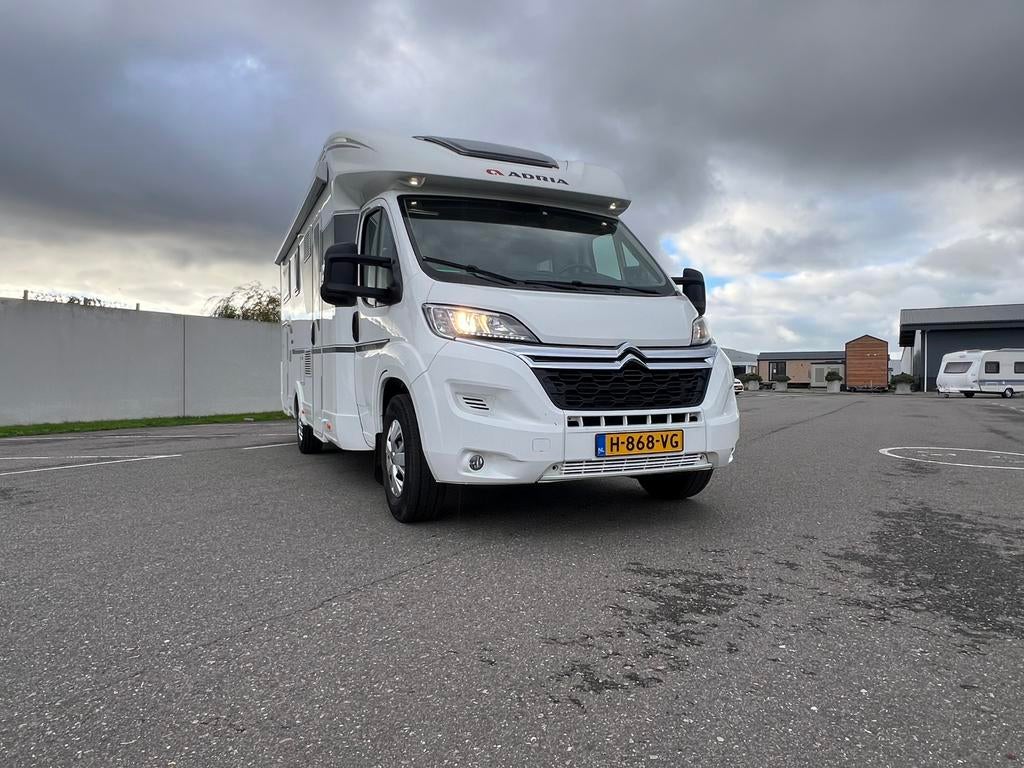 Adria matrix 670 sl, Afzuigkap, Ringverwarming, Fiat, 7 tot 8 meter