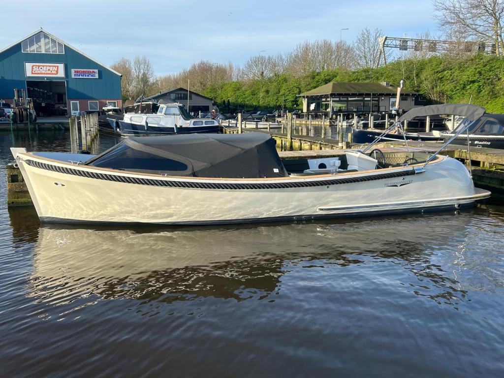 Pieterman 860 | Bouwjaar 2024 | Zeer compleet uitgerust, Sluisbuurt 49 Uitgeest, Info@pietermansloep.nl, Gebruikt, Polyester