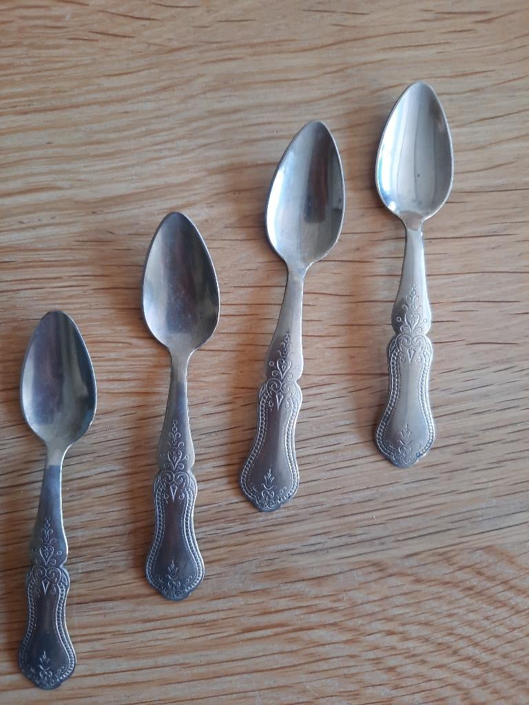 4 leuke bewerkte (advocaat) lepeltjes, Ophalen of Verzenden, Gebruikt