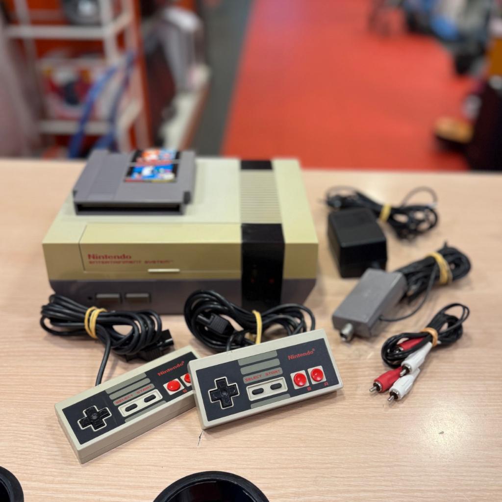 Nintendo NES Console met 2 controllers en Mario Bros, Nintendo, Zo goed als nieuw, Support@nintendo.com, 11-1 Hokotate-cho, Kamitoba, Minami-ku
Kyoto 601-8501
Japan