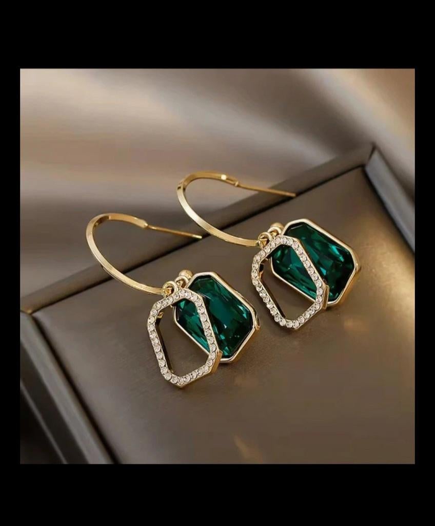 Oorbellen met Groene Kristallen GRATIS VERZEND, Sieraden, Tassen en Uiterlijk, Oorbellen, Nieuw, Hangers, Overige materialen, Groen