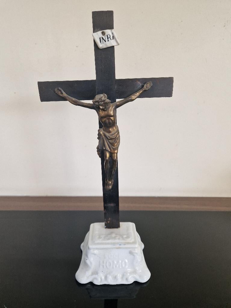 kruis met Jezus op voet, hoogte 33 cm, Antiek en Kunst, Antiek | Religie, Ophalen of Verzenden