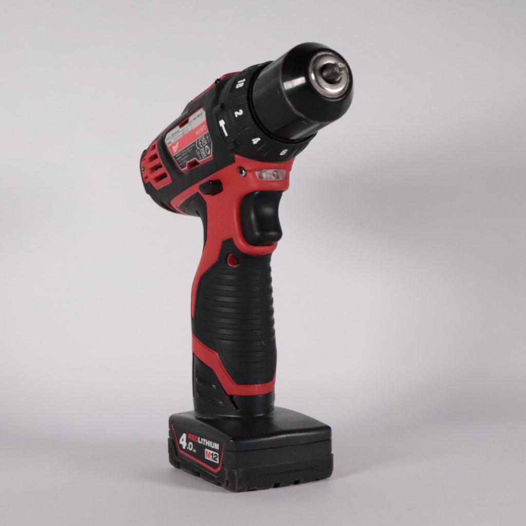 MilwaukeeM12 BPD met accu 4.0 M12  - gebruikt, Milwaukee, Gebruikt, Support@milwaukee.com, Milwaukee Electric Tool Corporation, 13135 W. 
Lisbon Road, Brookfield, WI 53005
USA