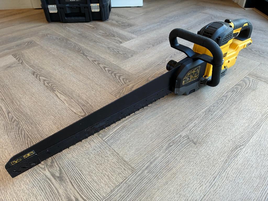 DeWalt 54V Alligatorzaag DCS397 ZGAN, Ophalen, 70 mm of meer, Overige typen, Zo goed als nieuw