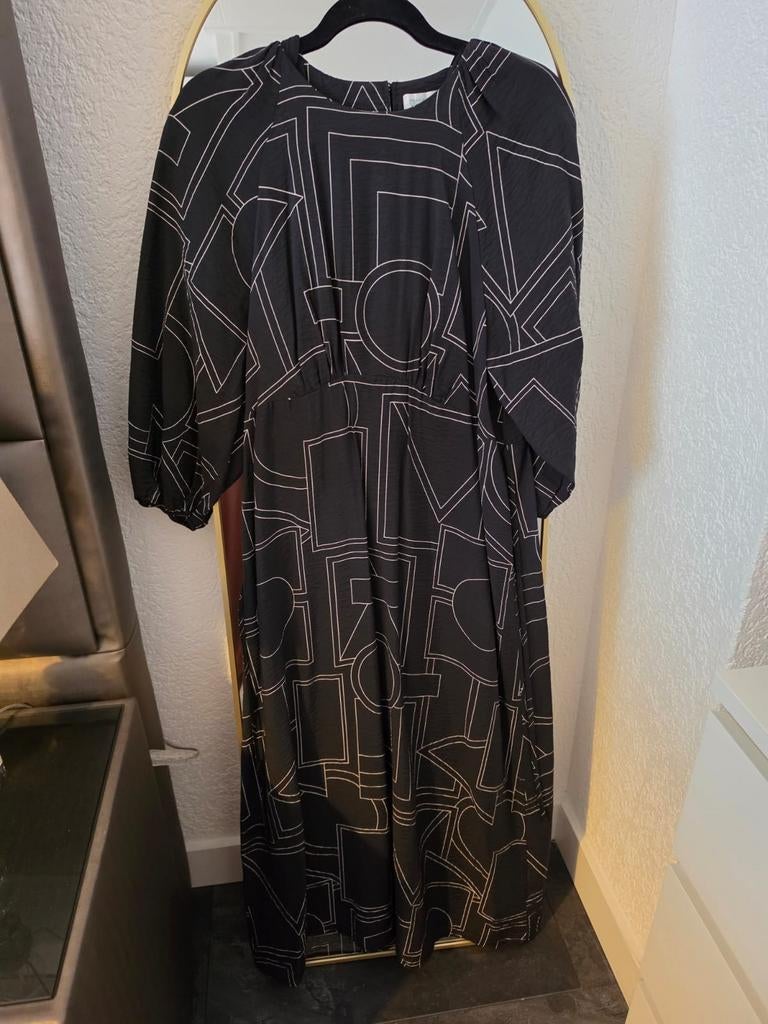 Zwarte jurk met patroon, Maat 38/40 (M), Primark, Zwart, Ophalen of Verzenden