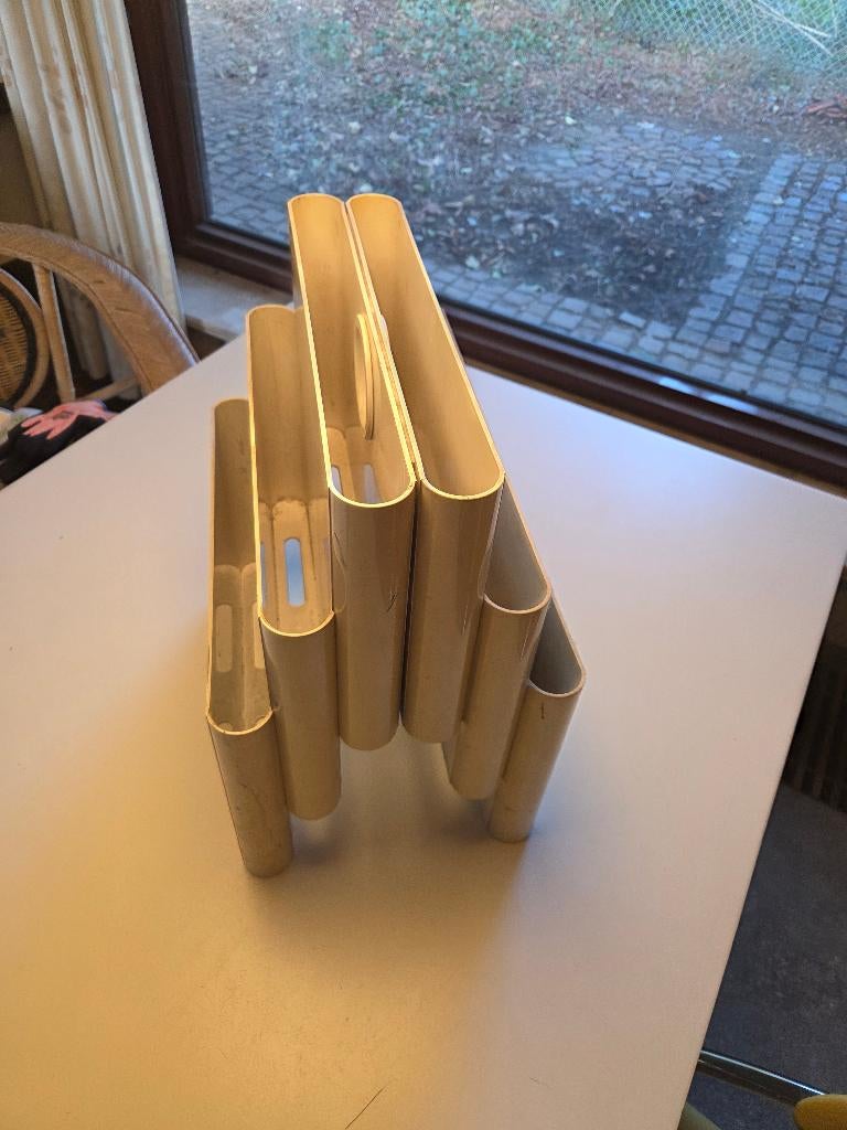Kartell 4675 Vintage tijdschriftenhouder, Huis en Inrichting, Woonaccessoires | Krantenbakken en Lectuurbakken, Gebruikt, Ophalen