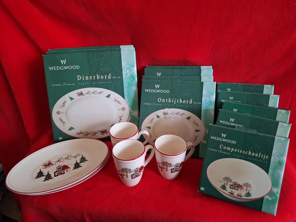 Nieuw in Doos AH Wedgwood Windsor Christmas Kerst Losse Koop, Huis en Inrichting, Ophalen of Verzenden, Nieuw, Wedgwood, Compleet servies